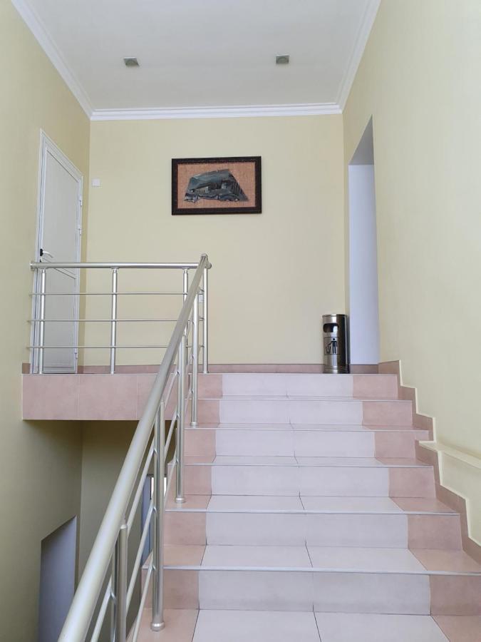 Sheki Avtovagzal Motel Bagian luar foto