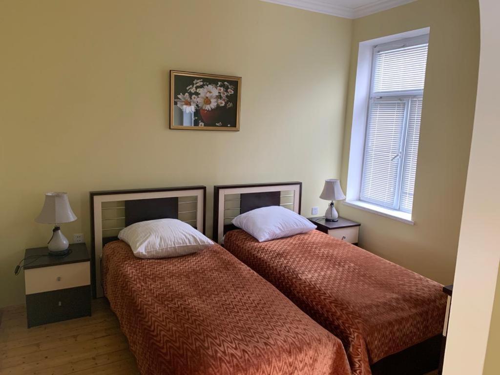 Sheki Avtovagzal Motel Bagian luar foto