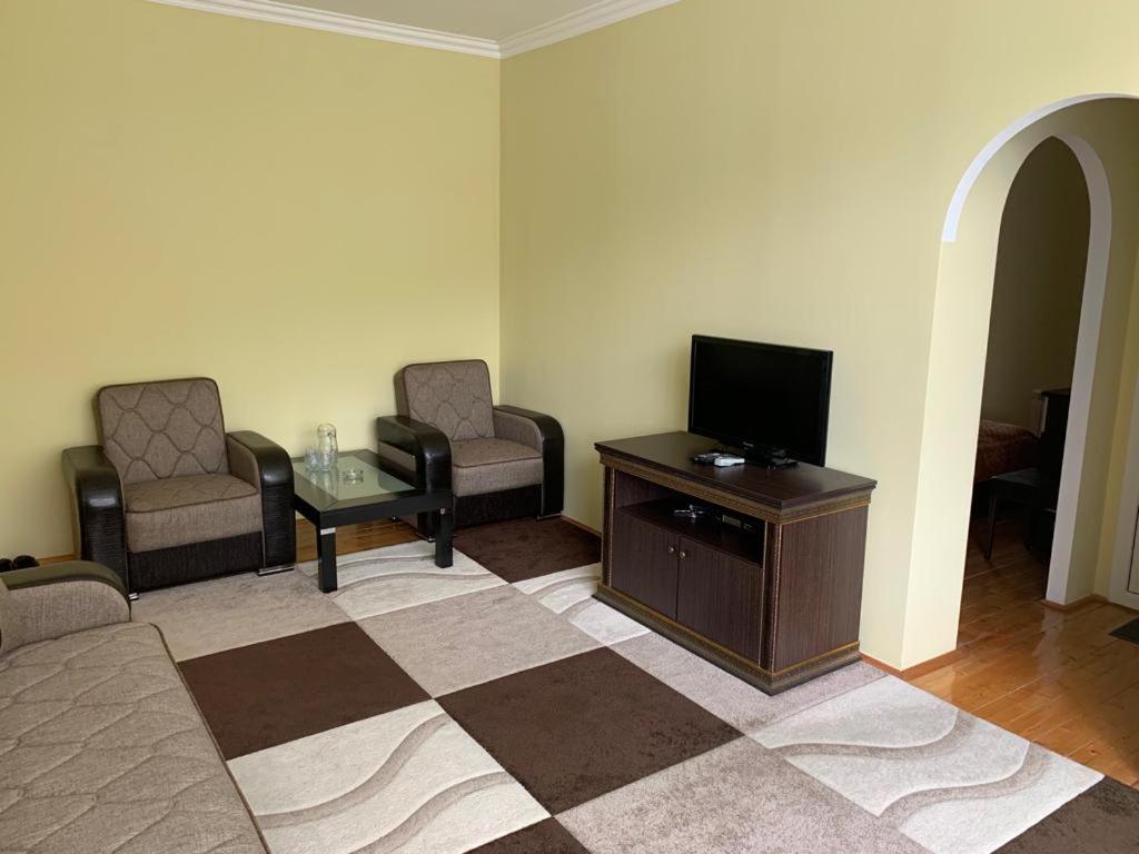 Sheki Avtovagzal Motel Bagian luar foto