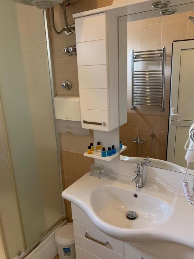 Sheki Avtovagzal Motel Bagian luar foto